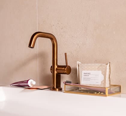 De comeback van brons in de badkamer