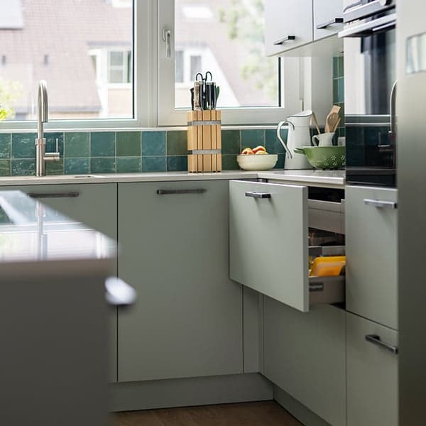 Opberglades in de keuken