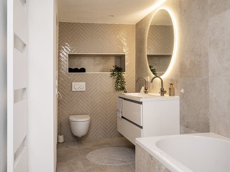 Beige badkamer