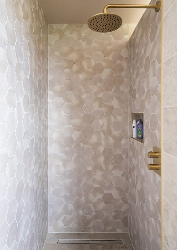 Milou: ‘We hebben dankzij Brugman een badkamer als uit een droom!’