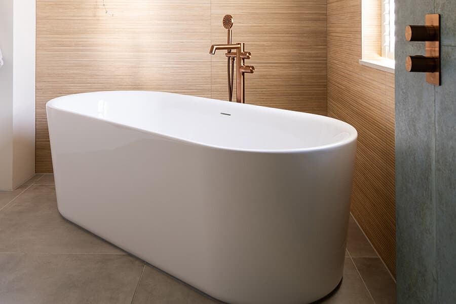 Vera: ‘Van een verouderde badkamer naar een plek waar je écht tot rust komt, ik ben blij!’