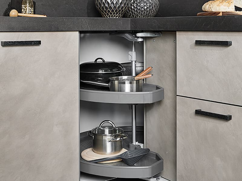 Keukenkastjes met zwarte grepen