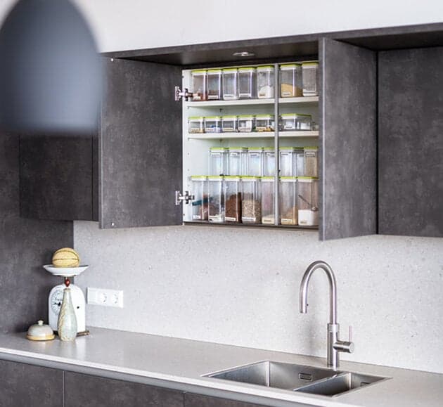 Voorraadkasten in de keuken