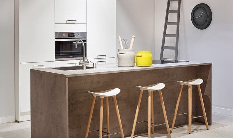 Kleine keuken met eiland