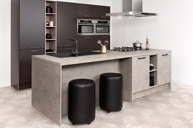 Industriële keuken met kookeiland