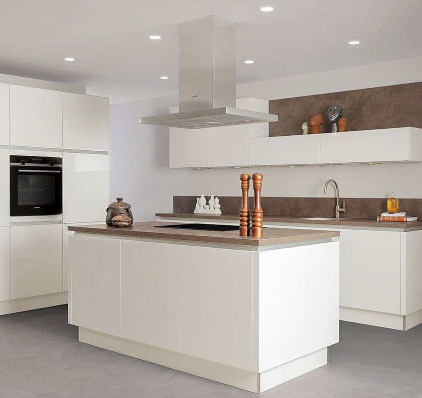 L-keuken met kookeiland