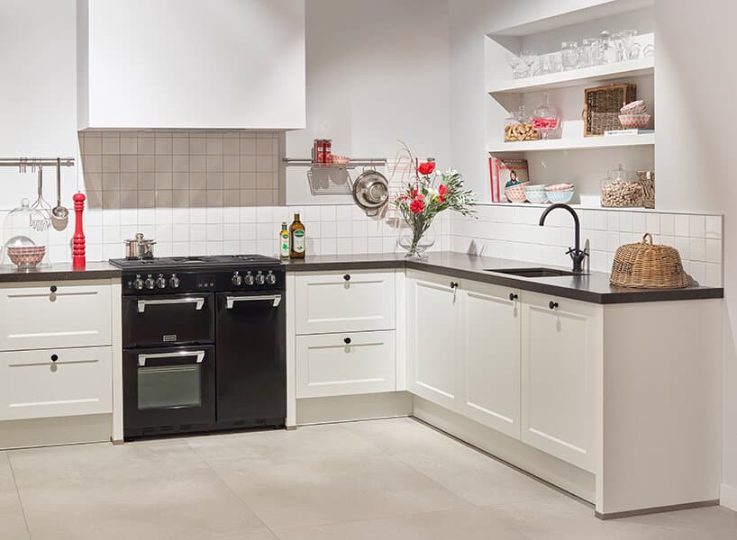 Klassieke keuken met vrijstaand fornuis