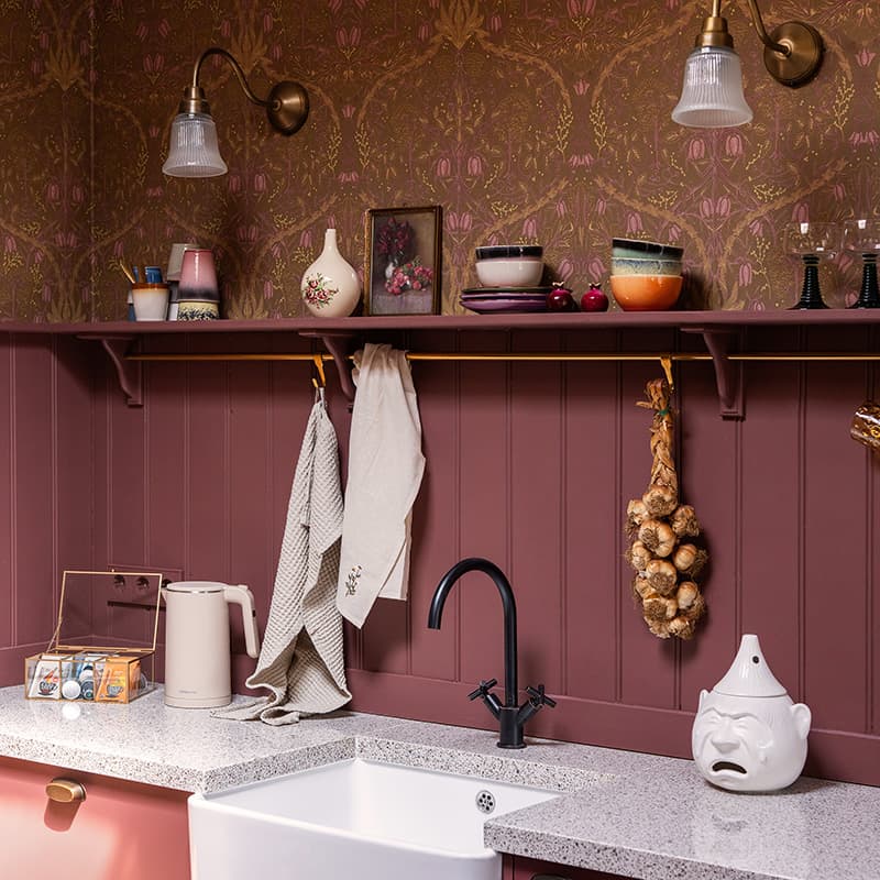 Pastel-en-terracotta-tinten-in-keuken.jpg Gekleurde keuken