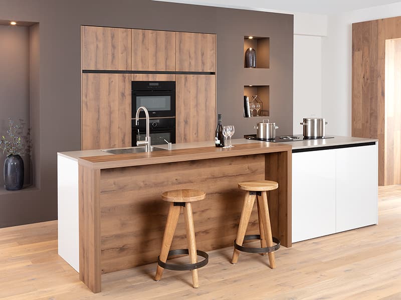 DMG-Brugman-Roosendaal-465950259-s.jpg Keuken van hout