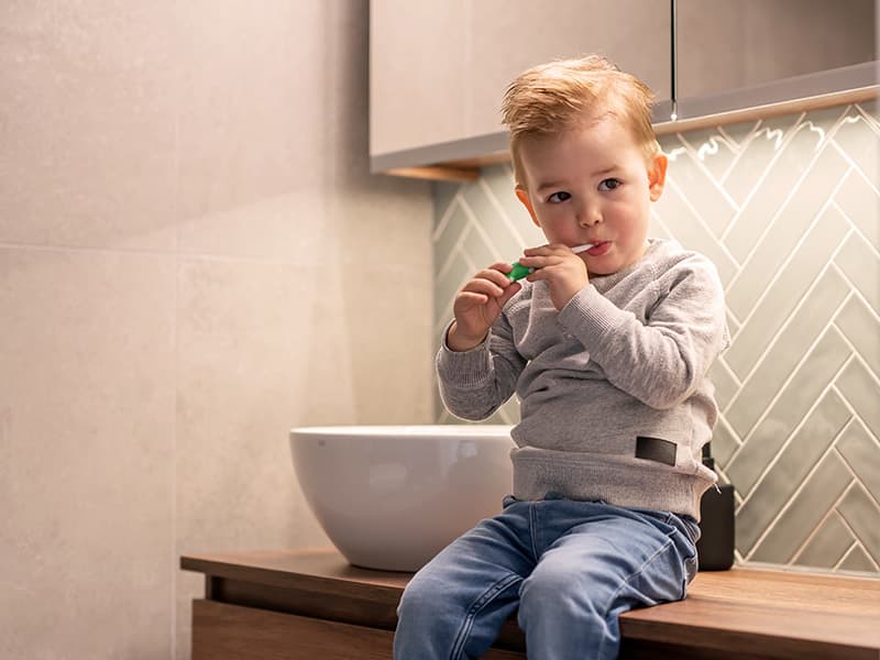 familie.jpg Kind in badkamer